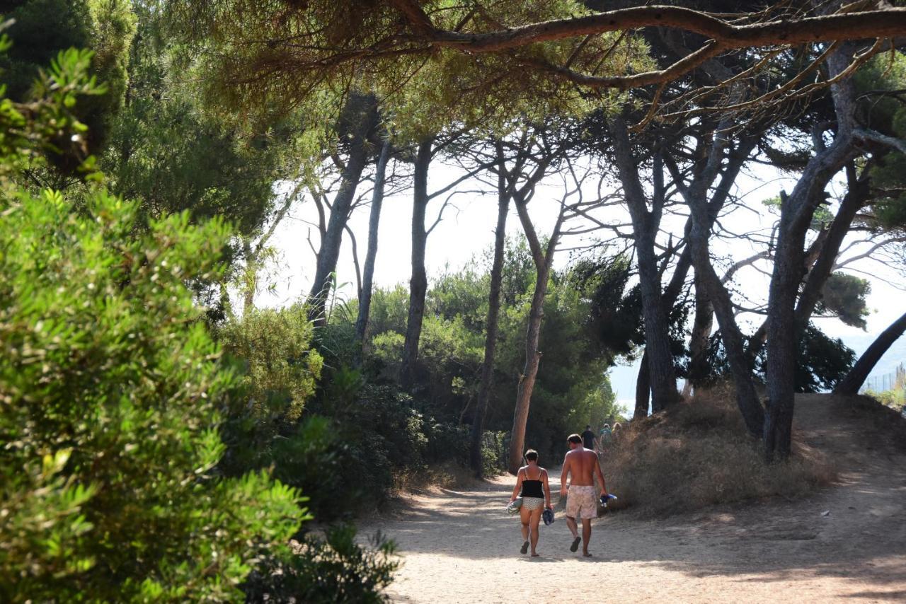 Camping Le Mediterranee Hyeres Exterior photo
